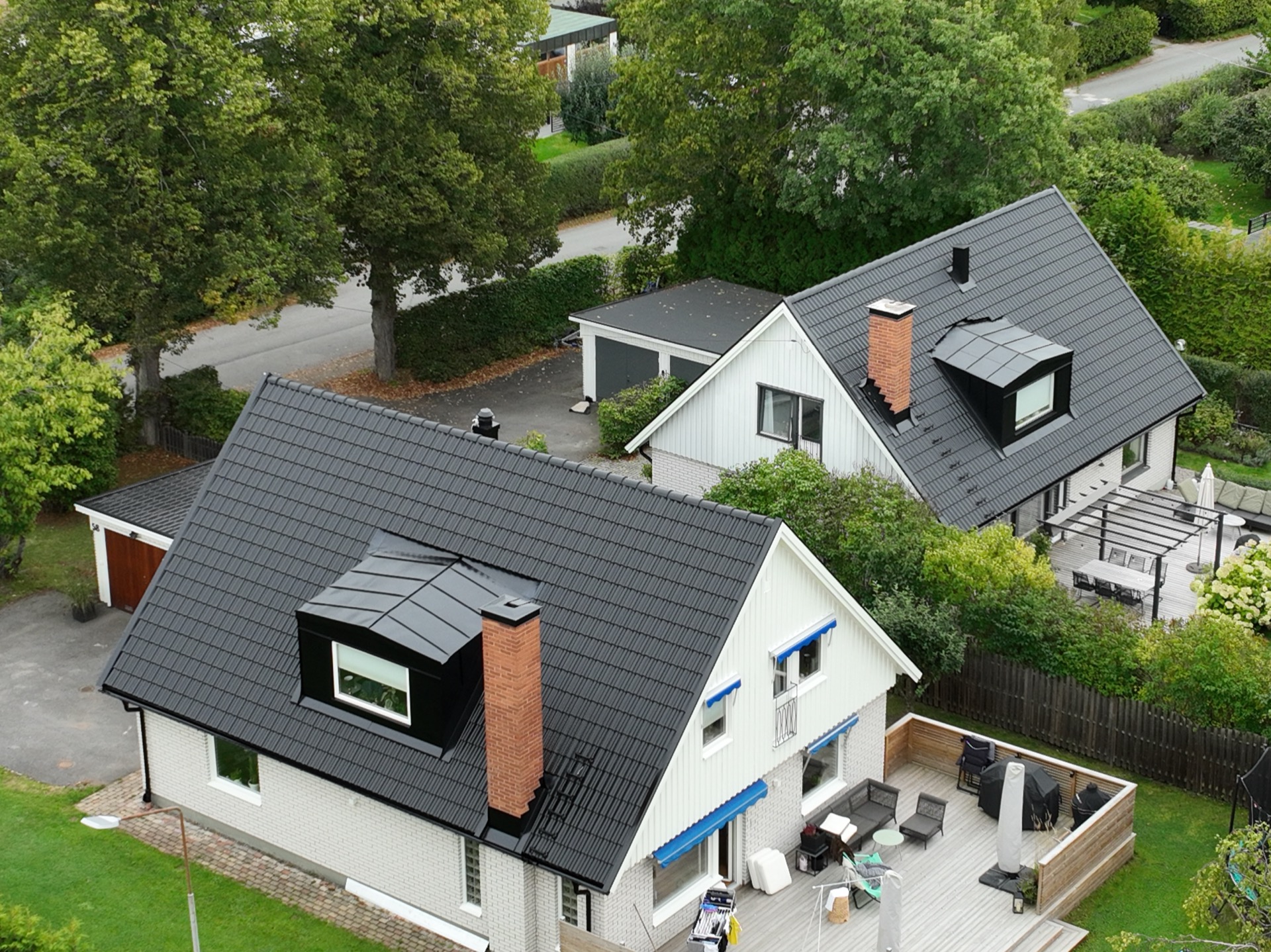 Professionell takläggning — drönarfoto av Arbetslag Bygg