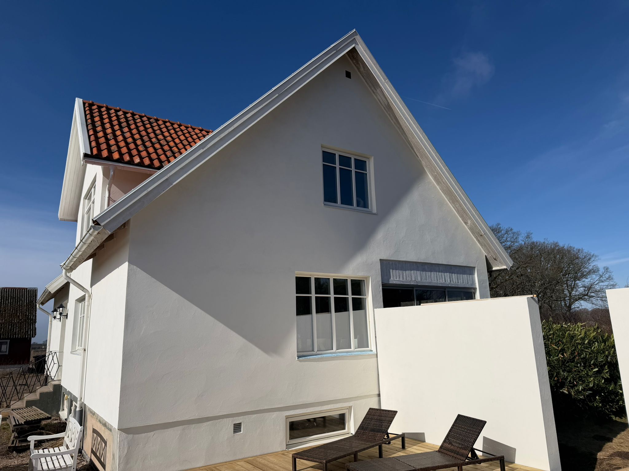 Helrenovering med puts i Båstad